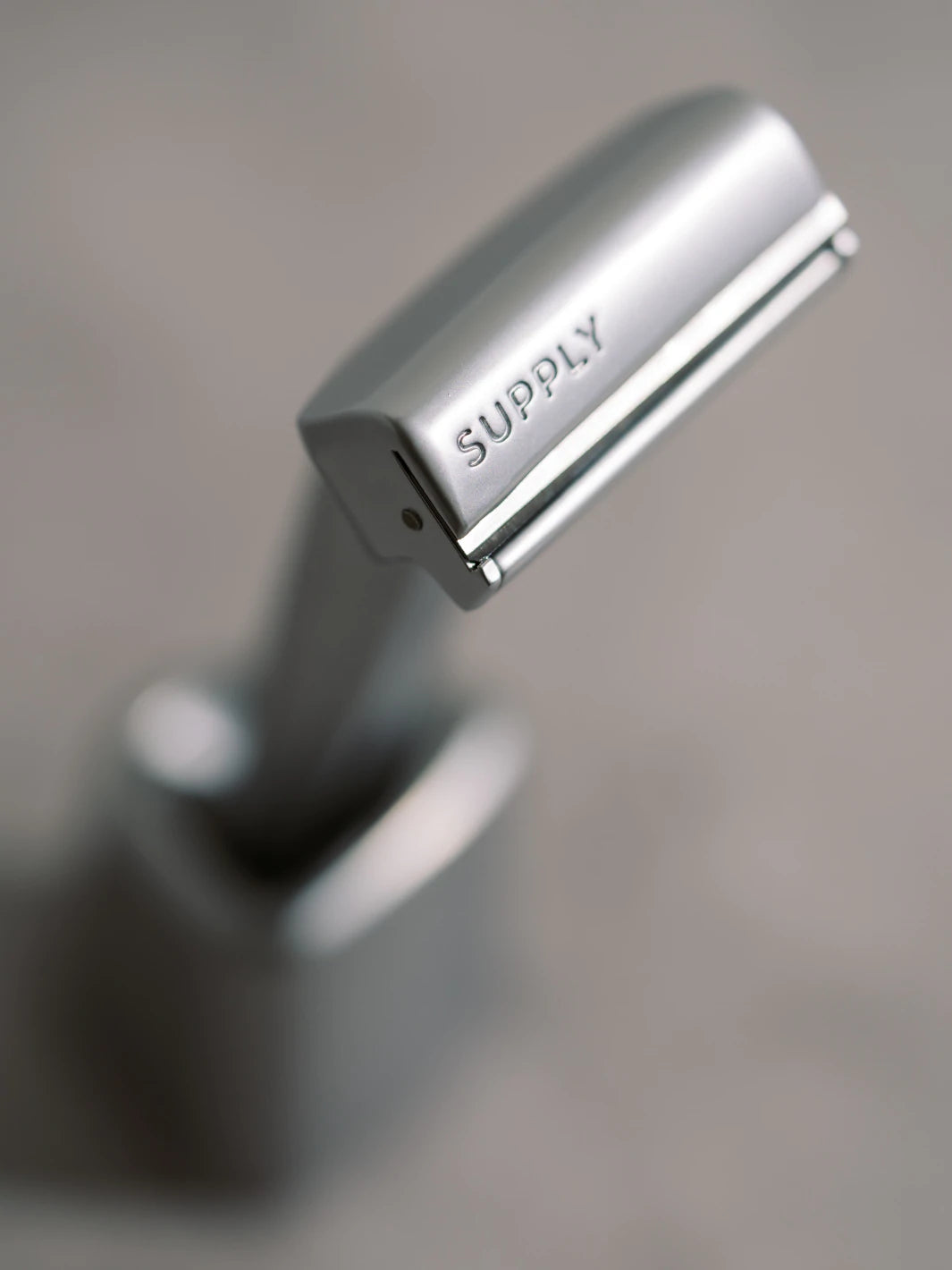 Herravörur - The Single Edge PRO Rakvélin frá Supply